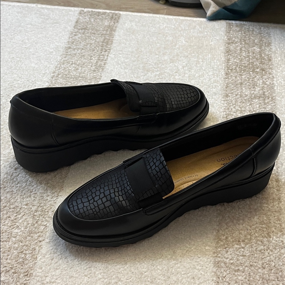 Clarks Loafers size 10